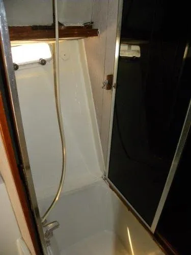 Slide: The Image of Bayliner 38 MOTOR YACHT 1986 - 11