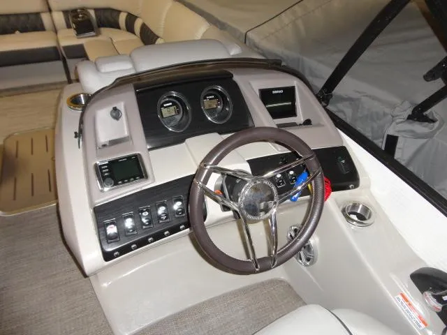 Slide: The Image of Interior view of 2018 Bennington 25 QCW helm. - 29