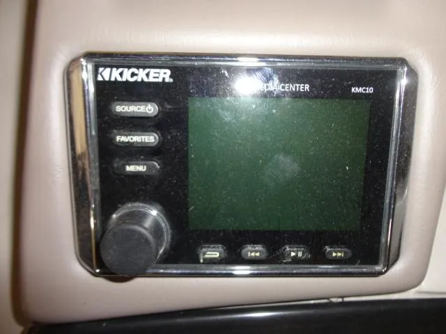 Slide: The Image of Kicker Media Center in Bennington 25 QCW 2018 boat. - 39