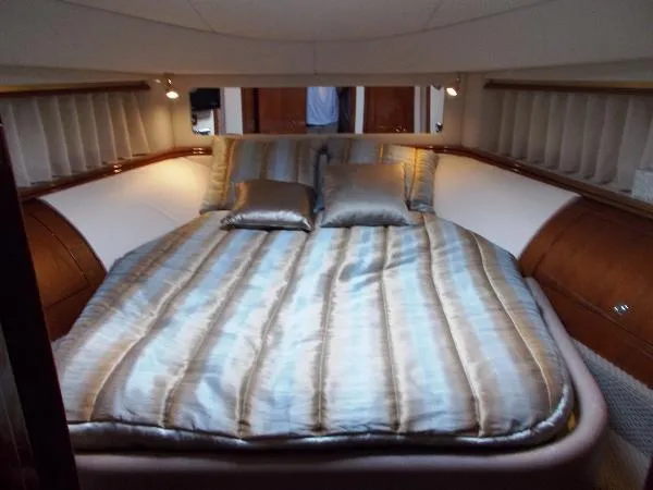 Slide: The Image of Sea Ray 580 Sedan Bridge 2010 - 10