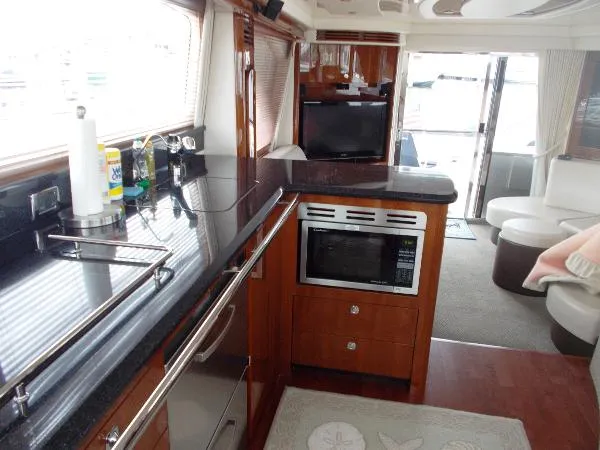 Slide: The Image of Sea Ray 580 Sedan Bridge 2010 - 9