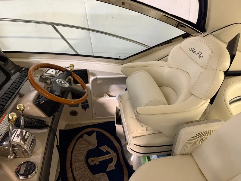 Slide: The Image of Sea Ray 44 Sundancer 2006 - 23