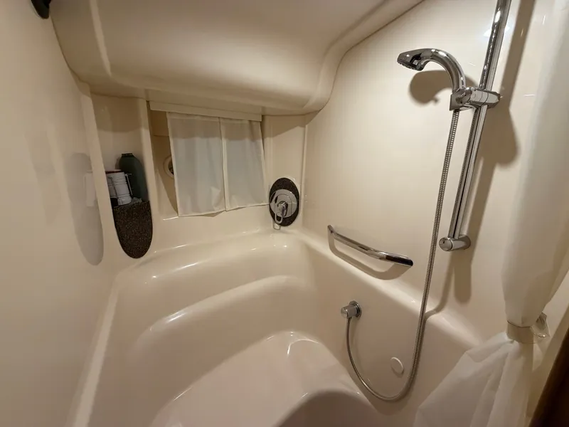 Slide: The Image of Sea Ray 44 Sundancer 2006 - 35