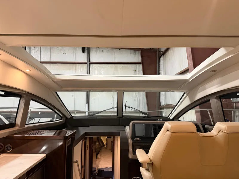 Slide: The Image of Sea Ray Sundancer 400 2017 - 22