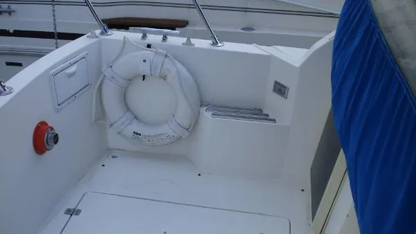 Slide: The Image of Bayliner 2850 Contessa 1987 - 2