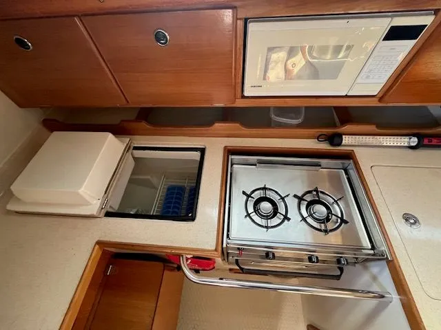 Slide: The Image of Catalina 36 MkII 2000 - 10