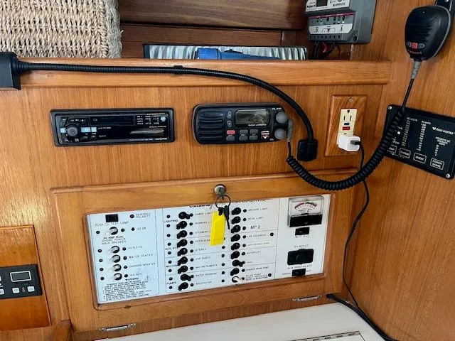 Slide: The Image of Catalina 36 MkII 2000 - 19