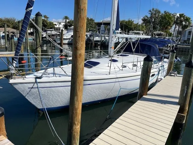 Slide: The Image of Catalina 36 MkII 2000 - 2