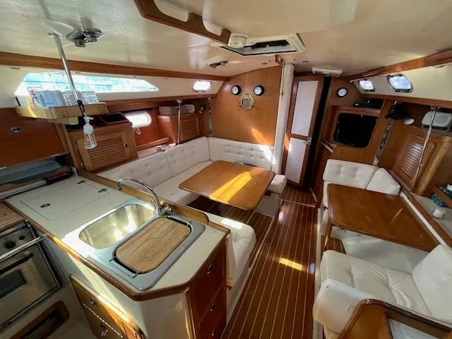 Slide: The Image of Catalina 36 MkII 2000 - 3