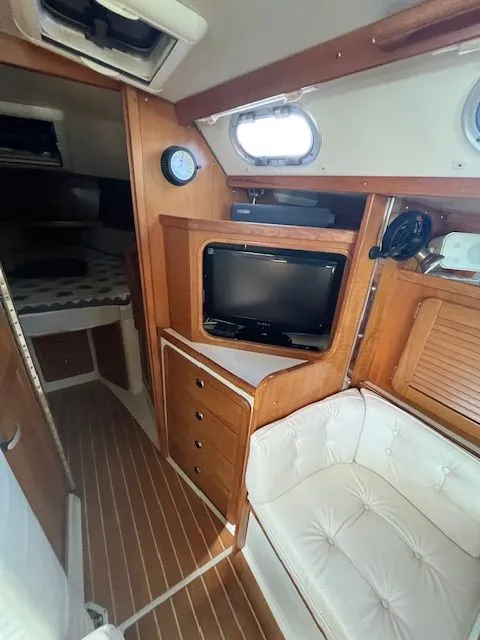 Slide: The Image of Catalina 36 MkII 2000 - 7