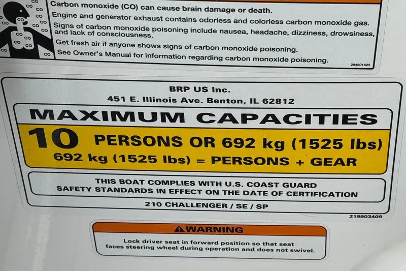 Slide: The Image of 2012 Bombardier Sea Doo 210 Challenger capacity label, maximum 10 persons or 692 kg. - 30