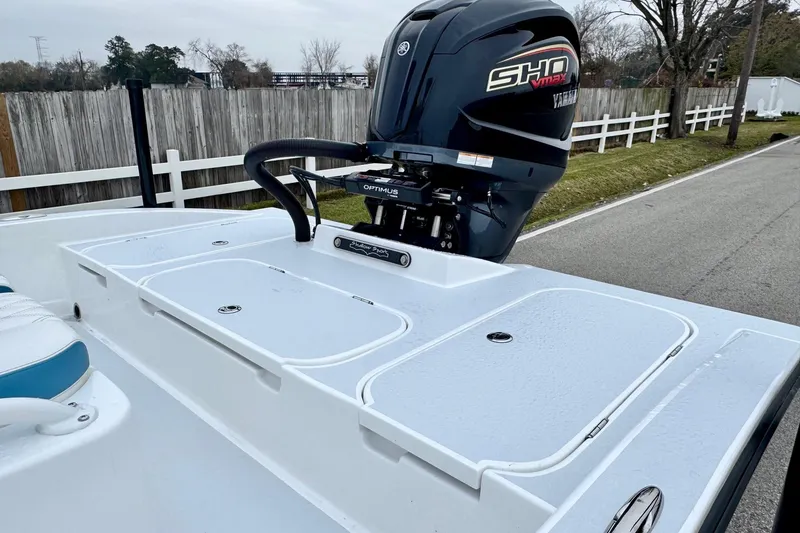 Slide: The Image of 2026 Shallow Sport 24 Modified V boat with Yamaha SHO VMAX engine. - 7