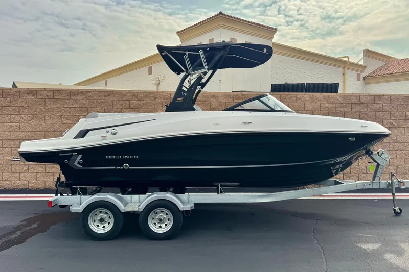 The Image of 2022 Bayliner VR5 Bowrider I/O on trailer, parked outdoors. - 0