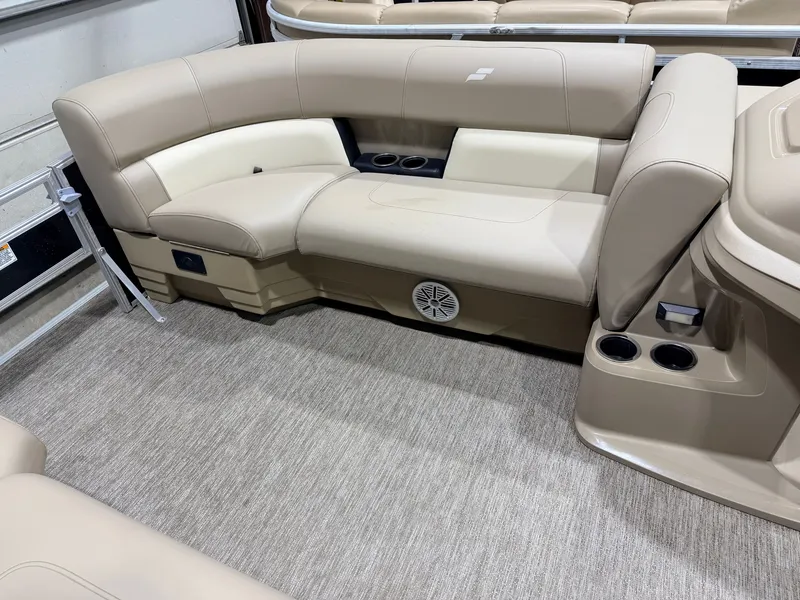 Slide: The Image of Starcraft LX 20 Fish & Cruise Pontoon 2022 - 13