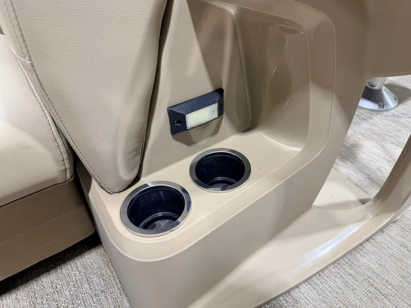 Slide: The Image of Starcraft LX 20 Fish & Cruise Pontoon 2022 - 16