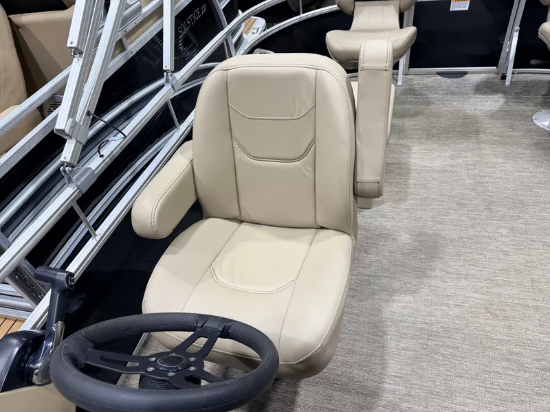 Slide: The Image of Starcraft LX 20 Fish & Cruise Pontoon 2022 - 17