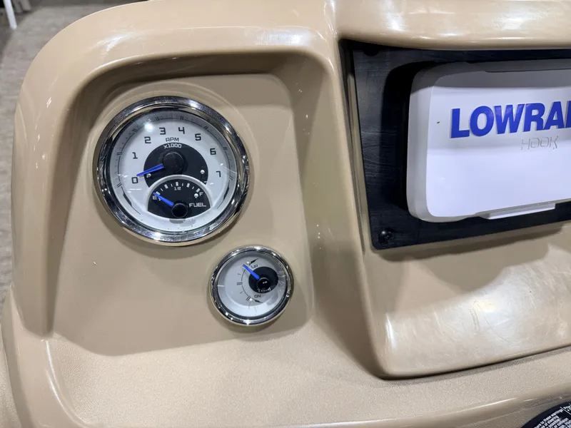 Slide: The Image of Starcraft LX 20 Fish & Cruise Pontoon 2022 - 28