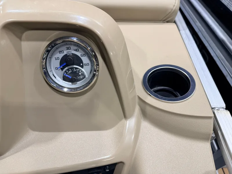 Slide: The Image of Starcraft LX 20 Fish & Cruise Pontoon 2022 - 29