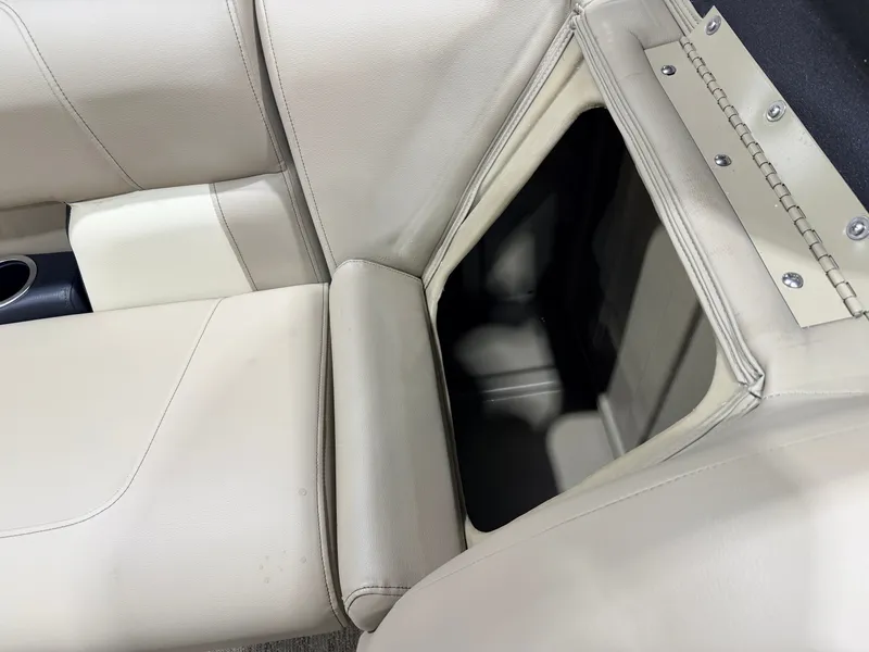 Slide: The Image of Starcraft LX 20 Fish & Cruise Pontoon 2022 - 31