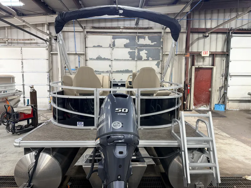 Slide: The Image of Starcraft LX 20 Fish & Cruise Pontoon 2022 - 35