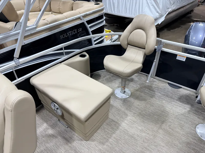 Slide: The Image of Starcraft LX 20 Fish & Cruise Pontoon 2022 - 37