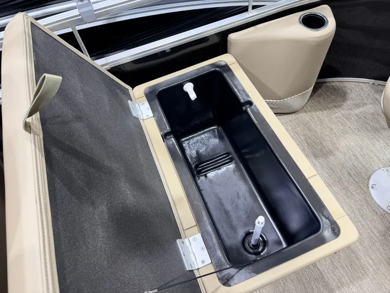 Slide: The Image of Starcraft LX 20 Fish & Cruise Pontoon 2022 - 40