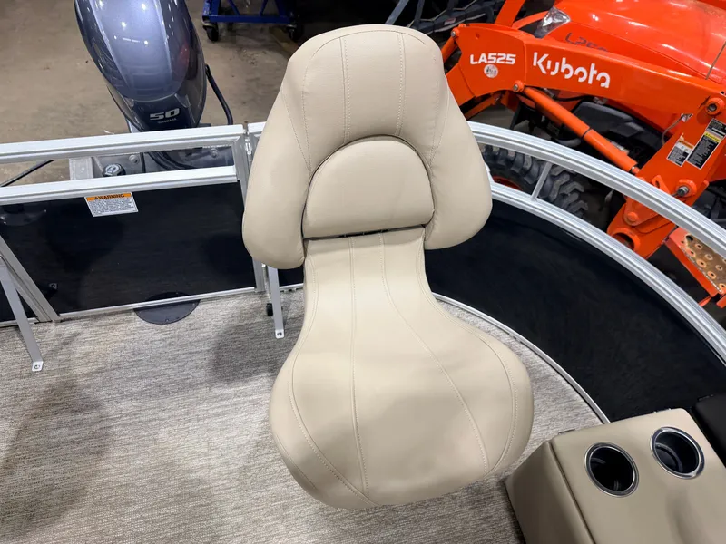 Slide: The Image of Starcraft LX 20 Fish & Cruise Pontoon 2022 - 41