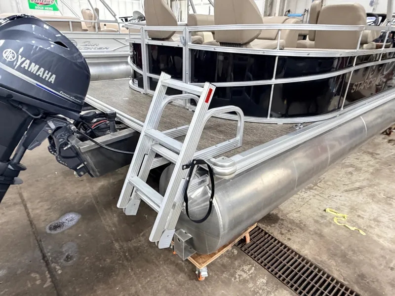 Slide: The Image of Starcraft LX 20 Fish & Cruise Pontoon 2022 - 43