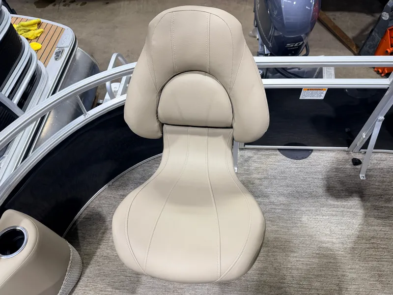 Slide: The Image of Starcraft LX 20 Fish & Cruise Pontoon 2022 - 49