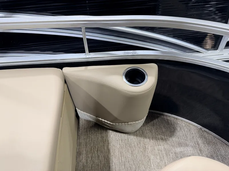 Slide: The Image of Starcraft LX 20 Fish & Cruise Pontoon 2022 - 50