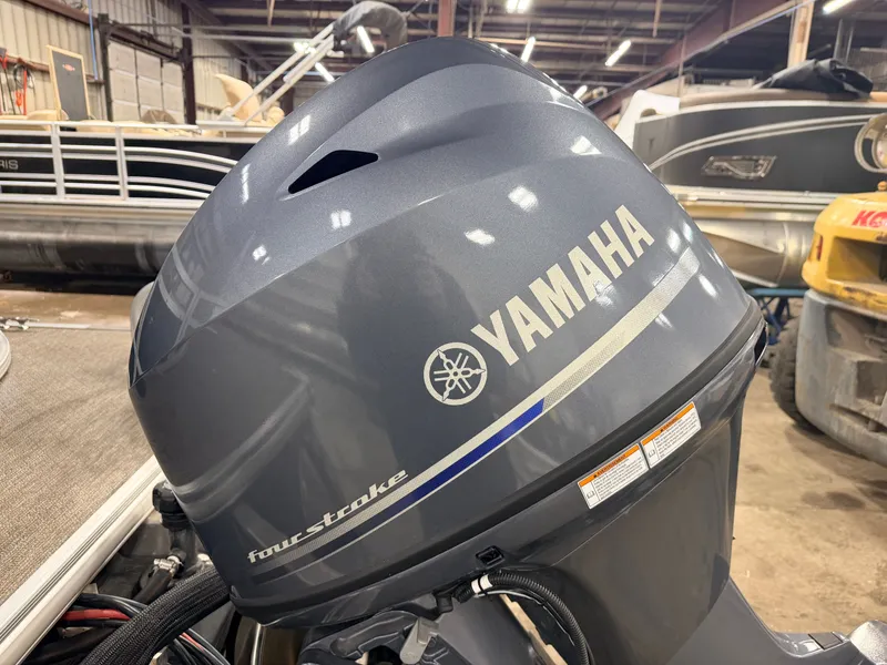 Slide: The Image of Starcraft LX 20 Fish & Cruise Pontoon 2022 - 58