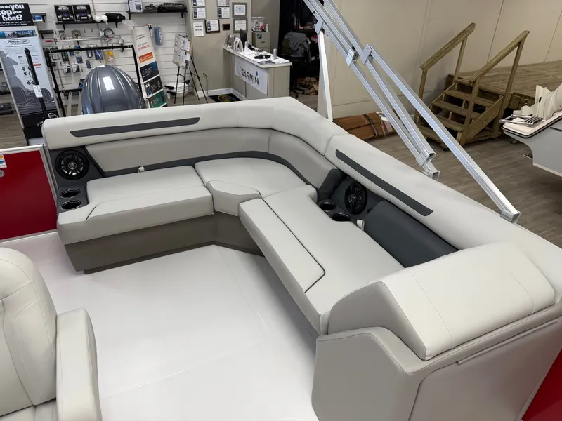 Slide: The Image of Hurricane FD2260RE3-OB 2026 - 11