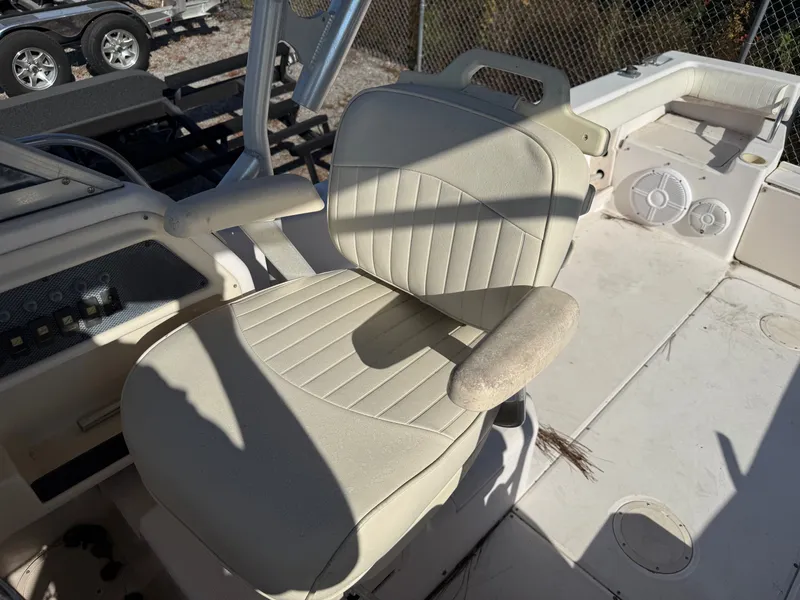 Slide: The Image of Grady-White Seafarer 226 2003 - 9