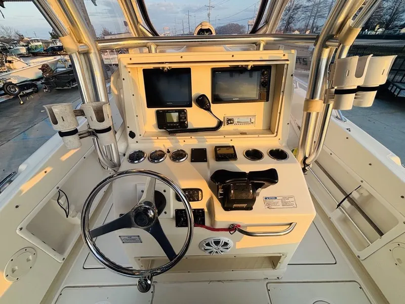 Slide: The Image of World Cat Center Console 270SF 2007 - 28