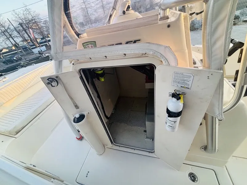 Slide: The Image of World Cat Center Console 270SF 2007 - 29