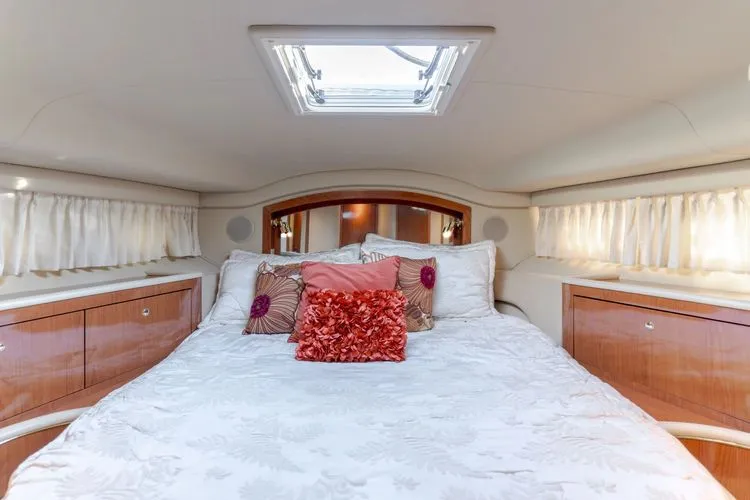 Slide: The Image of 2002 Sea Ray 400 Sedan Bridge - Image 19 - 19