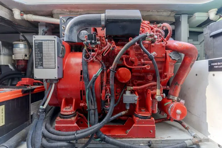 Slide: The Image of 2002 Sea Ray 400 Sedan Bridge - Image 24 - 24