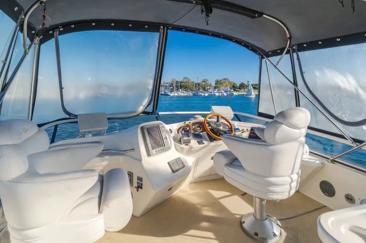 Slide: The Image of 2002 Sea Ray 400 Sedan Bridge - Image 31 - 31