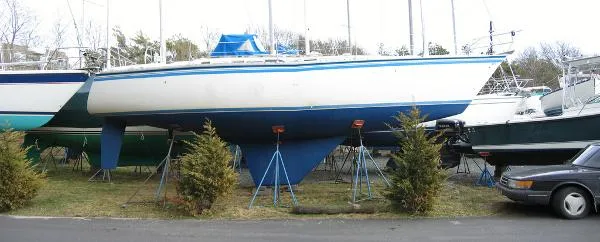Slide: The Image of Hunter 40 1985 - 1