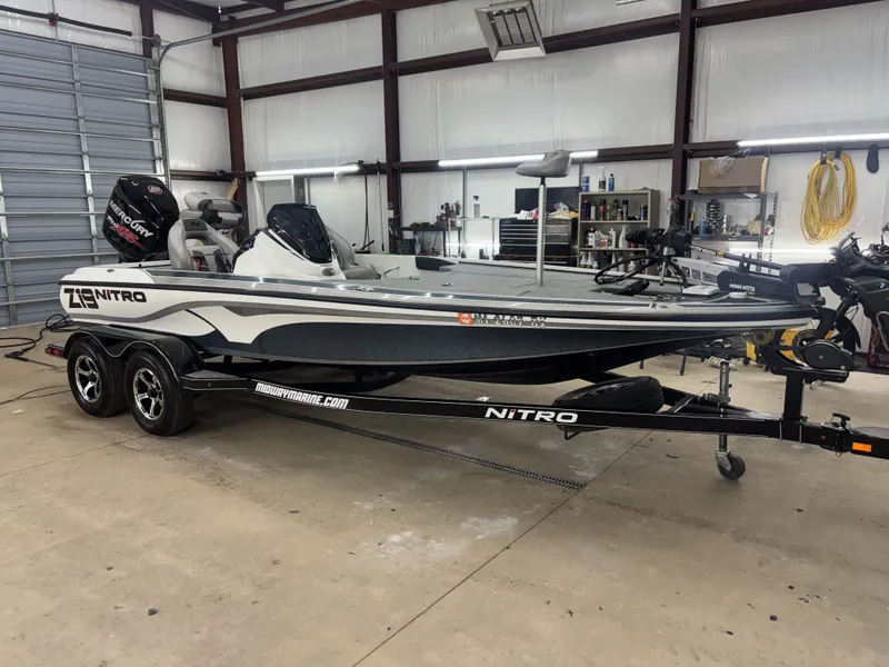 Slide: The Image of Nitro Z 19 PRO 2017 - 2