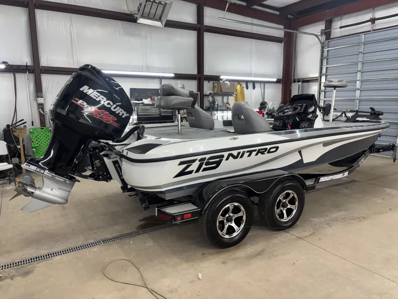 Slide: The Image of Nitro Z 19 PRO 2017 - 4