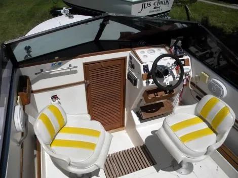 Slide: The Image of Magnum 25' Runabout 1973 - 6