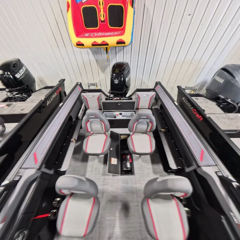 Slide: The Image of Alumacraft Trophy 185 2026 - 12