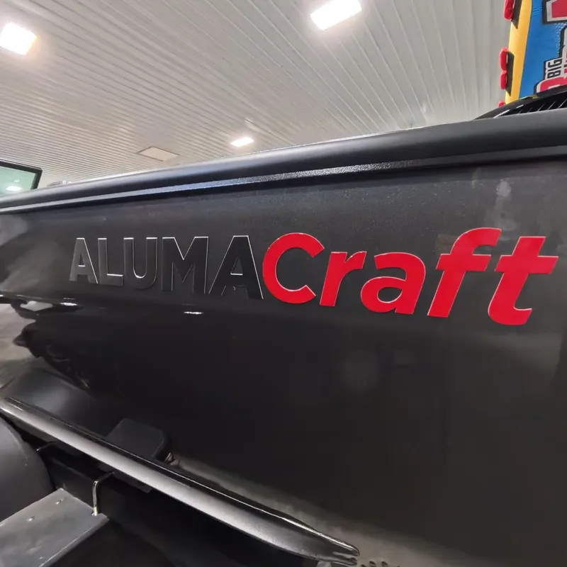 Slide: The Image of Alumacraft Trophy 185 2026 - 15