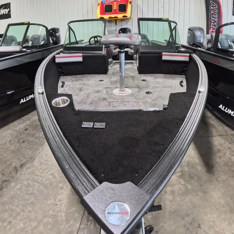 Slide: The Image of Alumacraft Trophy 185 2026 - 5