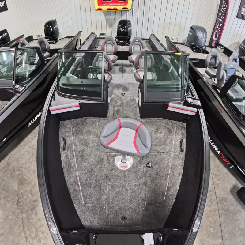 Slide: The Image of Alumacraft Trophy 185 2026 - 6