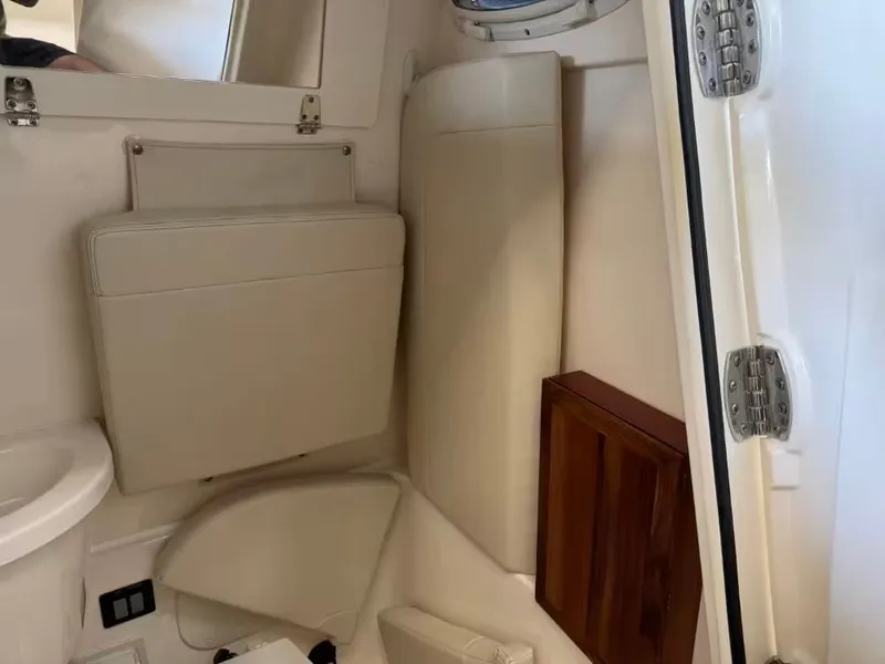 Slide: The Image of Cobia 262 Center Console 2021 - 18