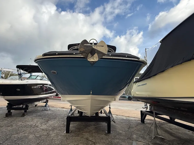 Slide: The Image of Sea Ray SDX 290 2026 - 5