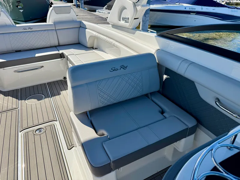 Slide: The Image of Sea Ray SDX 290 2026 - 8