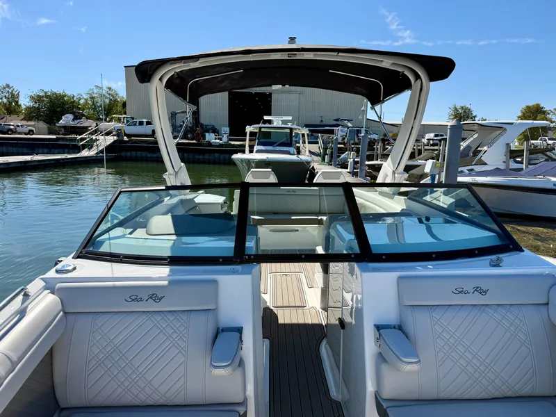 Slide: The Image of Sea Ray SDX 290 2026 - 12